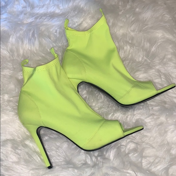 Heels - Picture 2 of 2